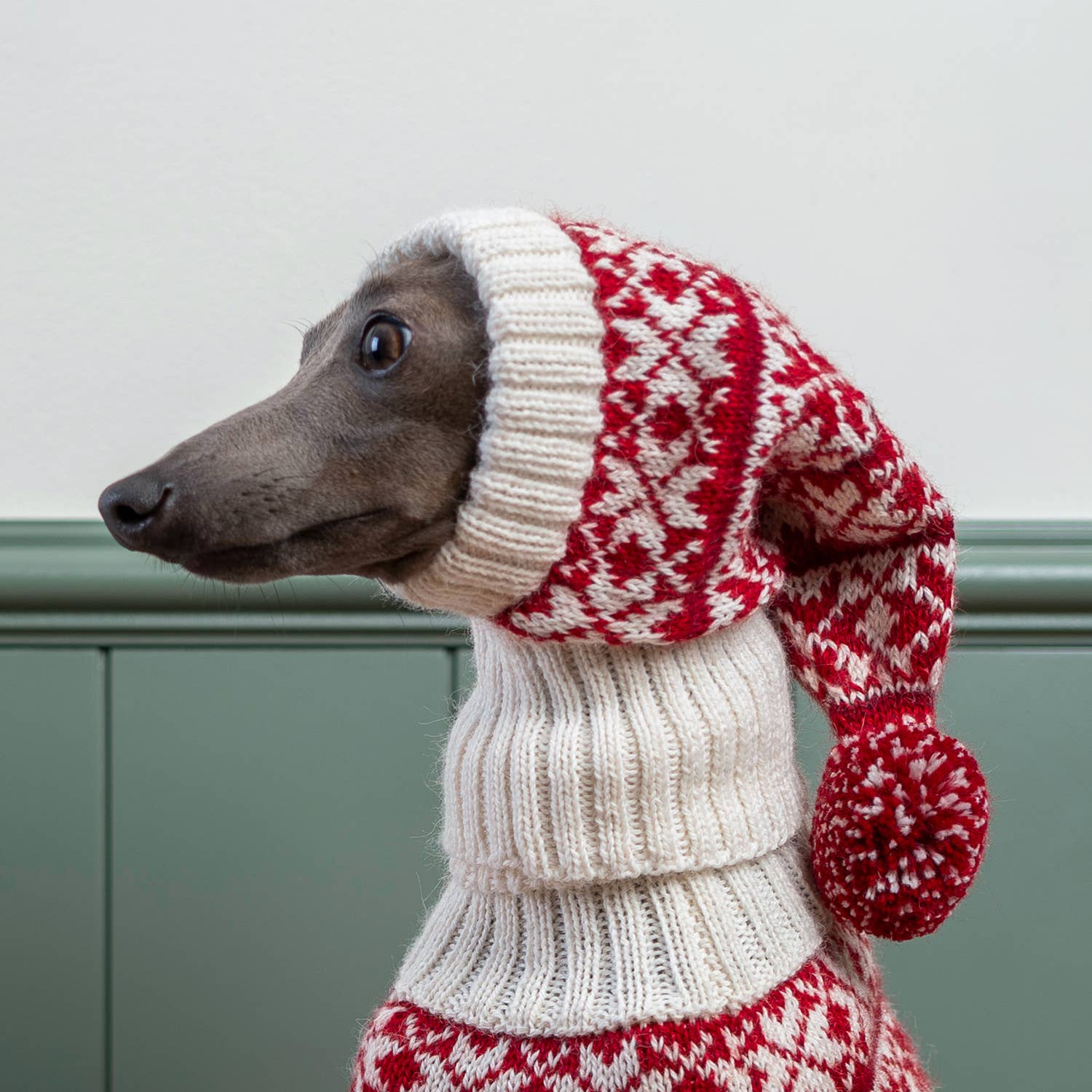 PCHAL05923S - Christmas Snowflake Red koiran alpakkapipo - S - Muotitassu