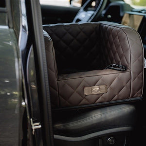 DogStyler Car Seat Excellent - Italian Brown lifestyle