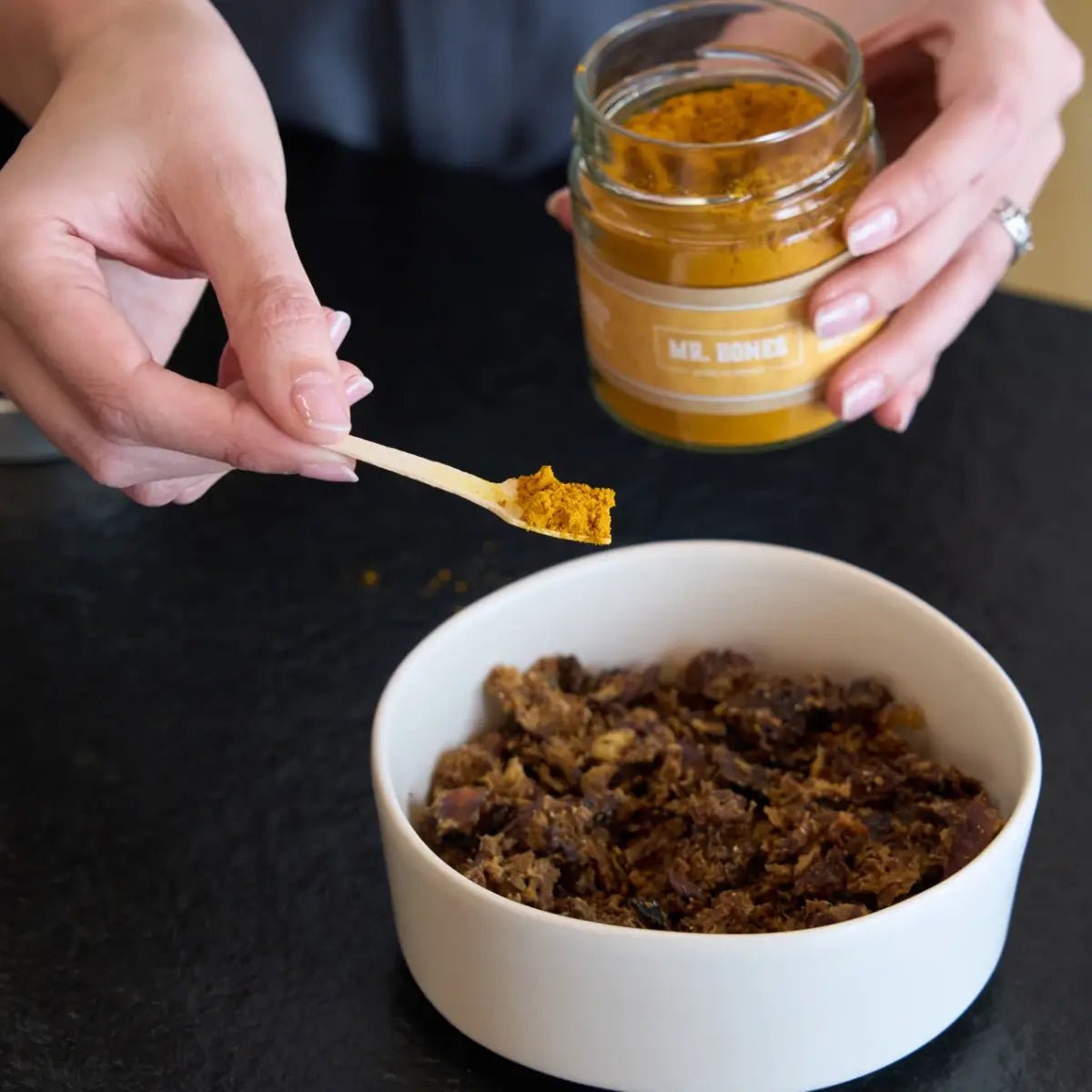 PNAMR05879S - Mausteinen lisuke koirille ja kissoille - Golden Paste - Muotitassu